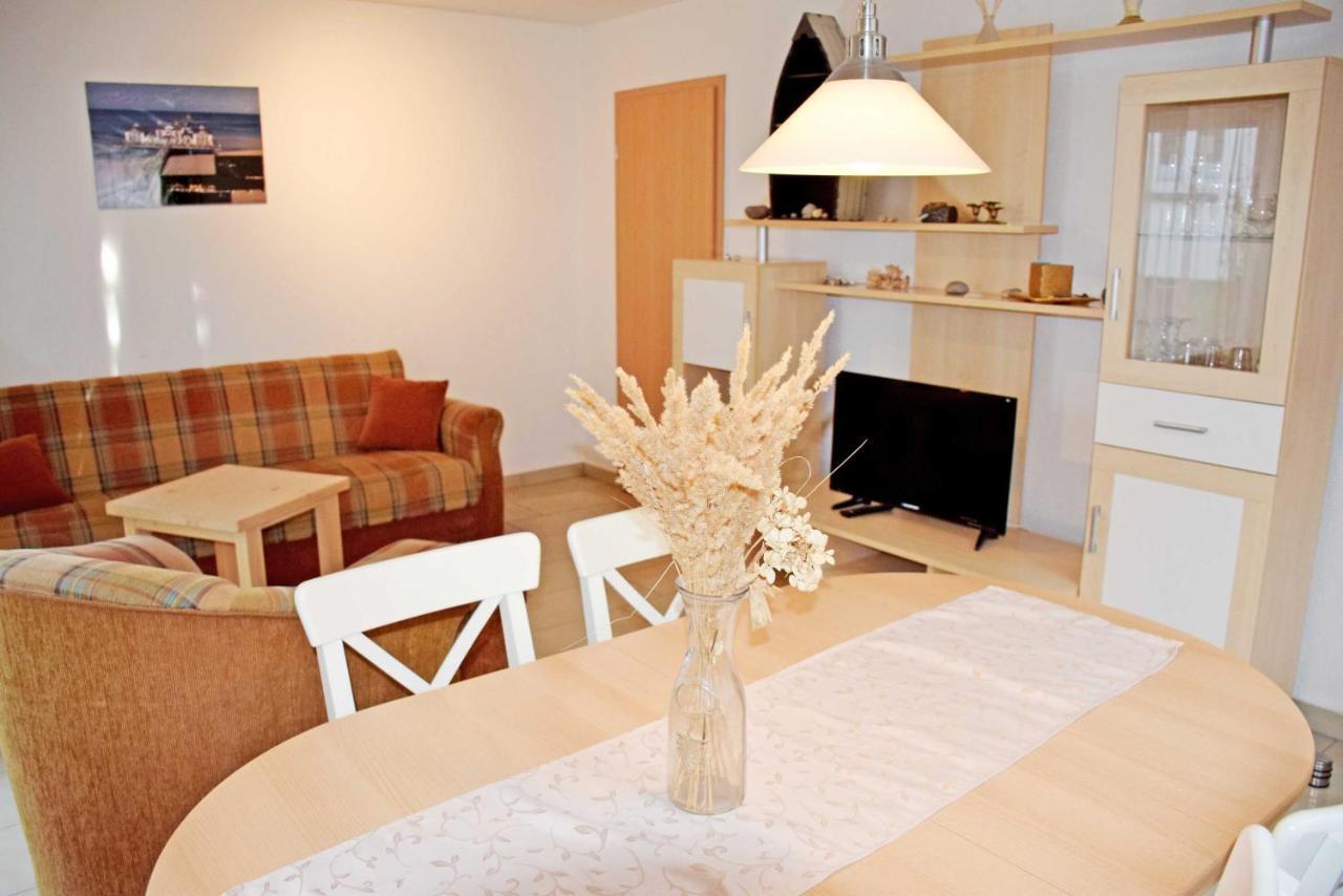 Pension im Ostseebad Sellin Zimmer foto